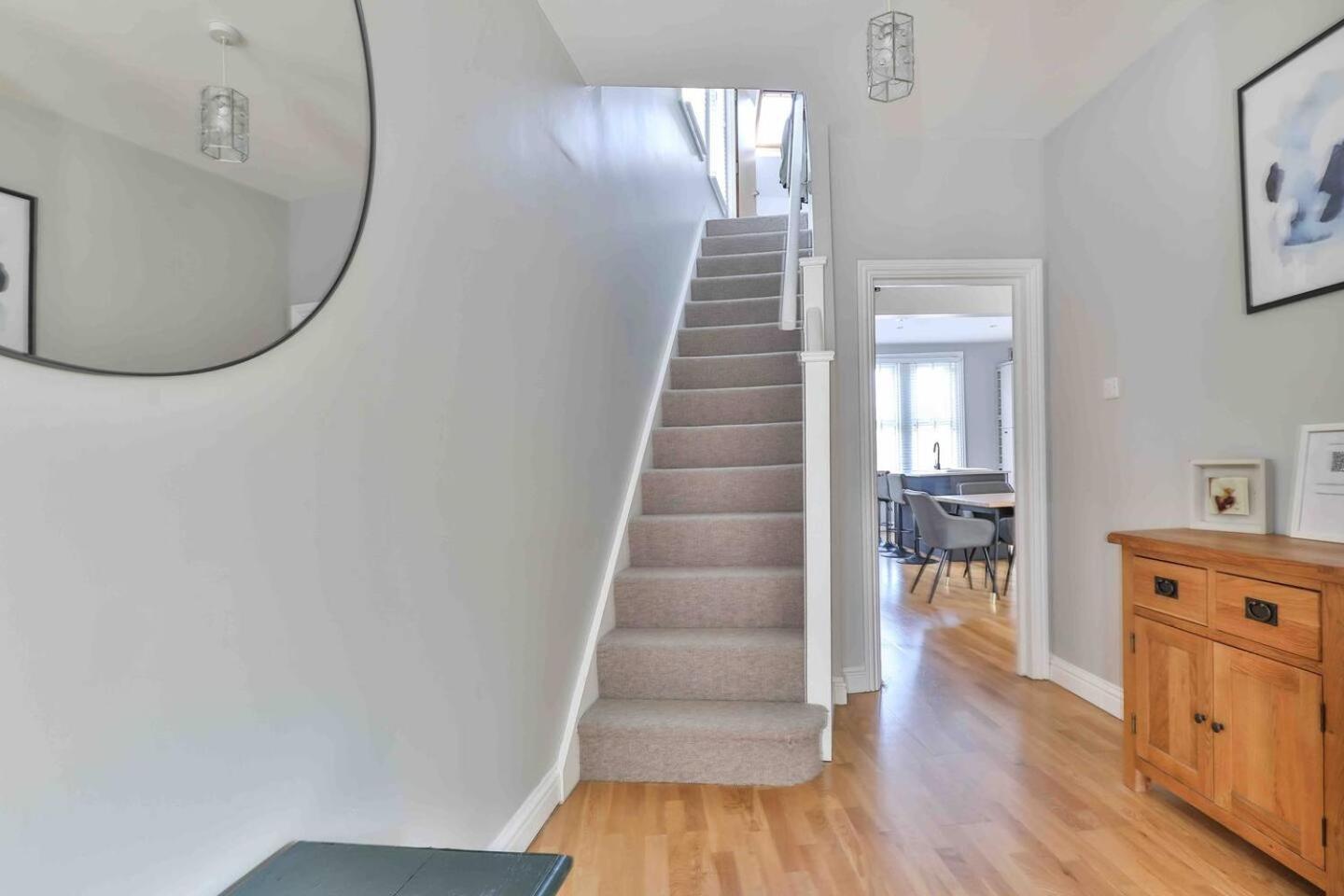 Stylish & Spacious 3 Bed Apartment With Parking Sheffield Luaran gambar