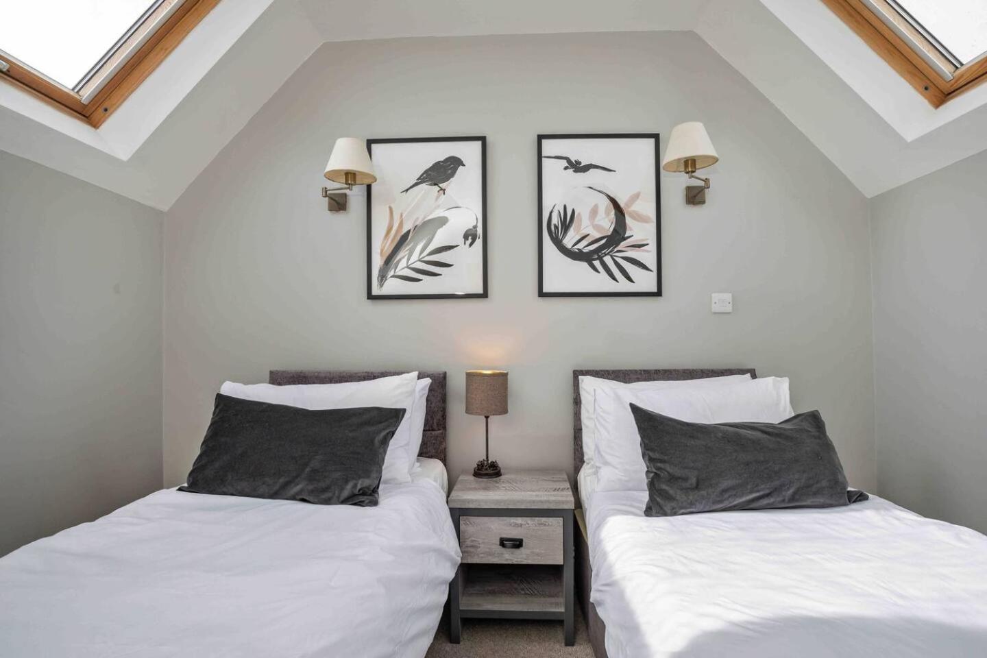 Stylish & Spacious 3 Bed Apartment With Parking Sheffield Luaran gambar