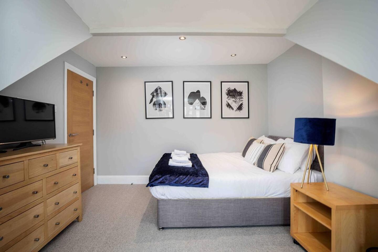 Stylish & Spacious 3 Bed Apartment With Parking Sheffield Luaran gambar