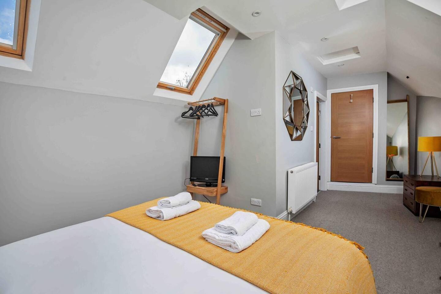 Stylish & Spacious 3 Bed Apartment With Parking Sheffield Luaran gambar